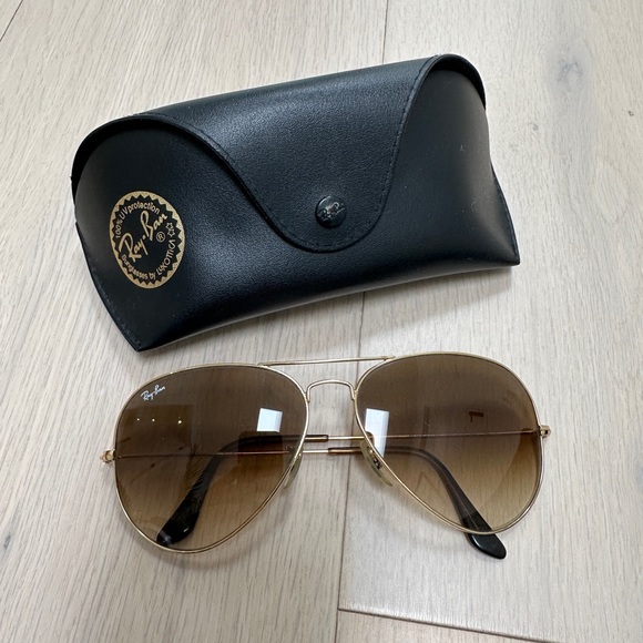 Ray-Ban aviator sunglasses - Picture 1 of 3